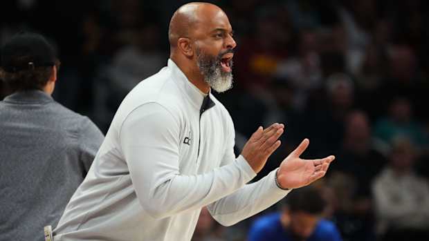 Coach Unseld Dec 16 2022